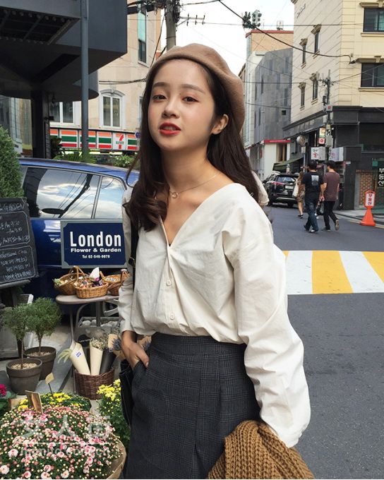 三月街拍，春天少了衬衣还叫春天？
